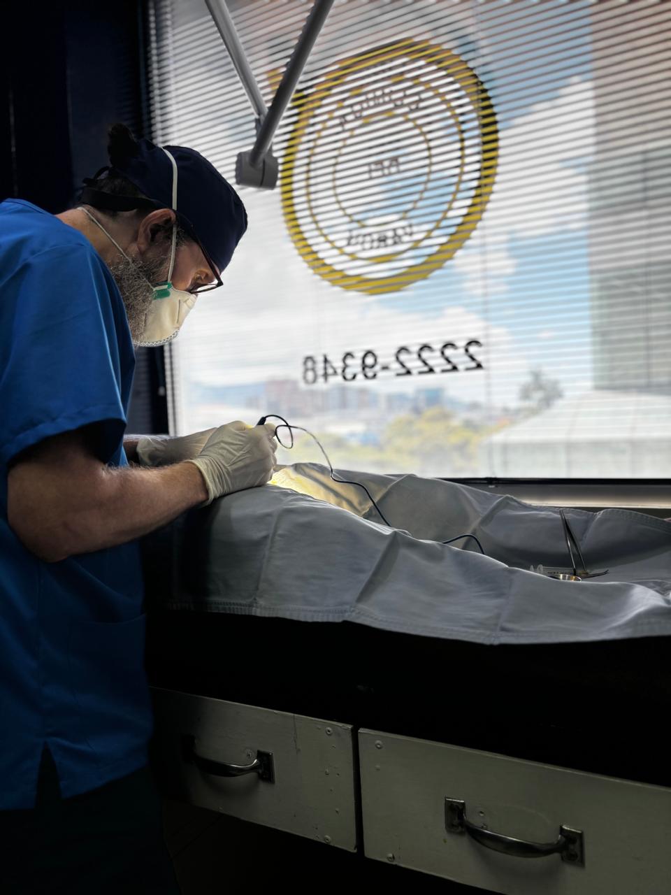Dr. Ibar Ulate